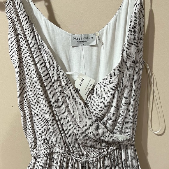 Dress Forum Open Leg Jumpsuit - Picture 3 of 4